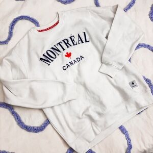 🍒 𝑷𝑹𝑰𝑪𝑬 ↓ White Montreal Canada Sweater